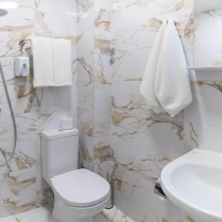 Hotel Supreme Victoria