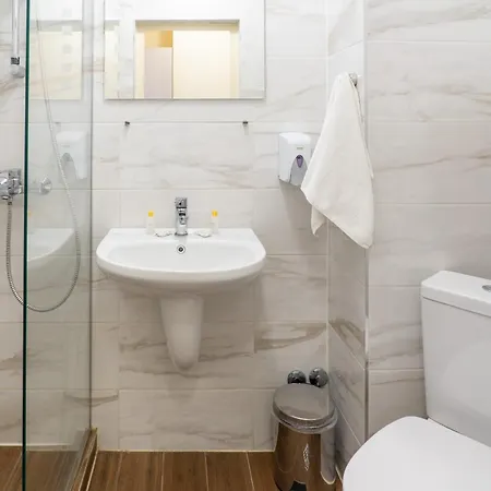 Otel Supreme Victoria 3*