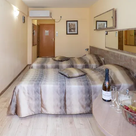 Supreme Victoria Hotel 3*