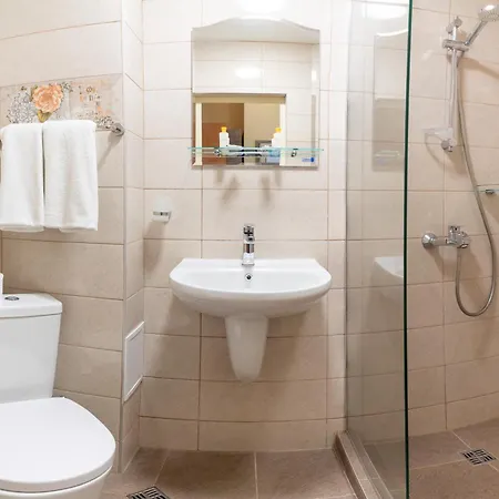 Supreme Victoria Отель