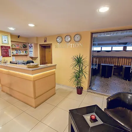 Supreme Victoria Отель