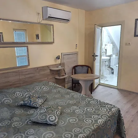 Hotel Supreme Victoria 3*